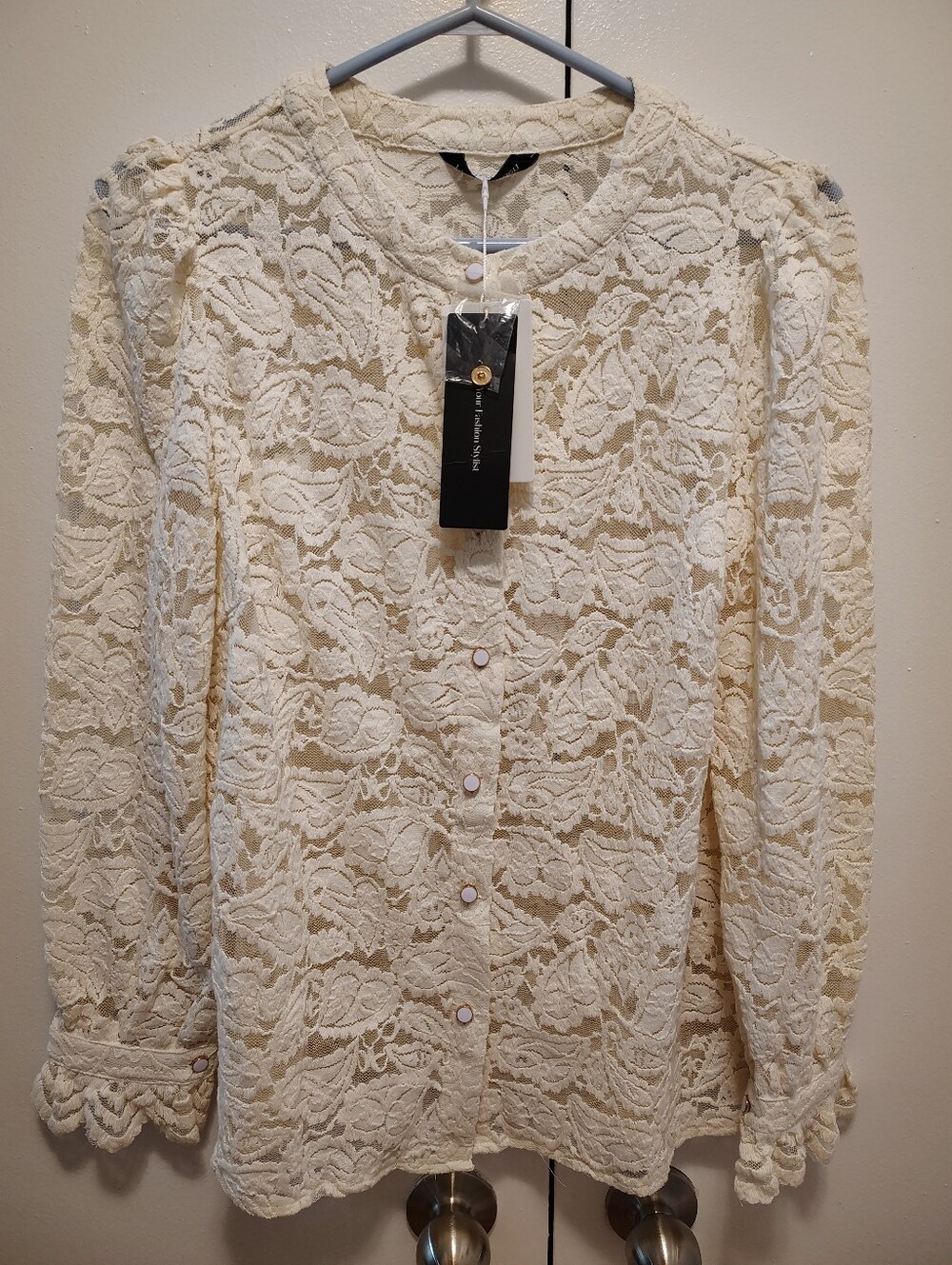Hot Deal 🔥 Women's Long Sleeve Blouse - Size Medium